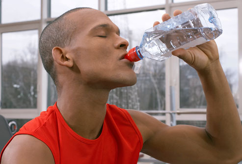 Athlete_drink_water